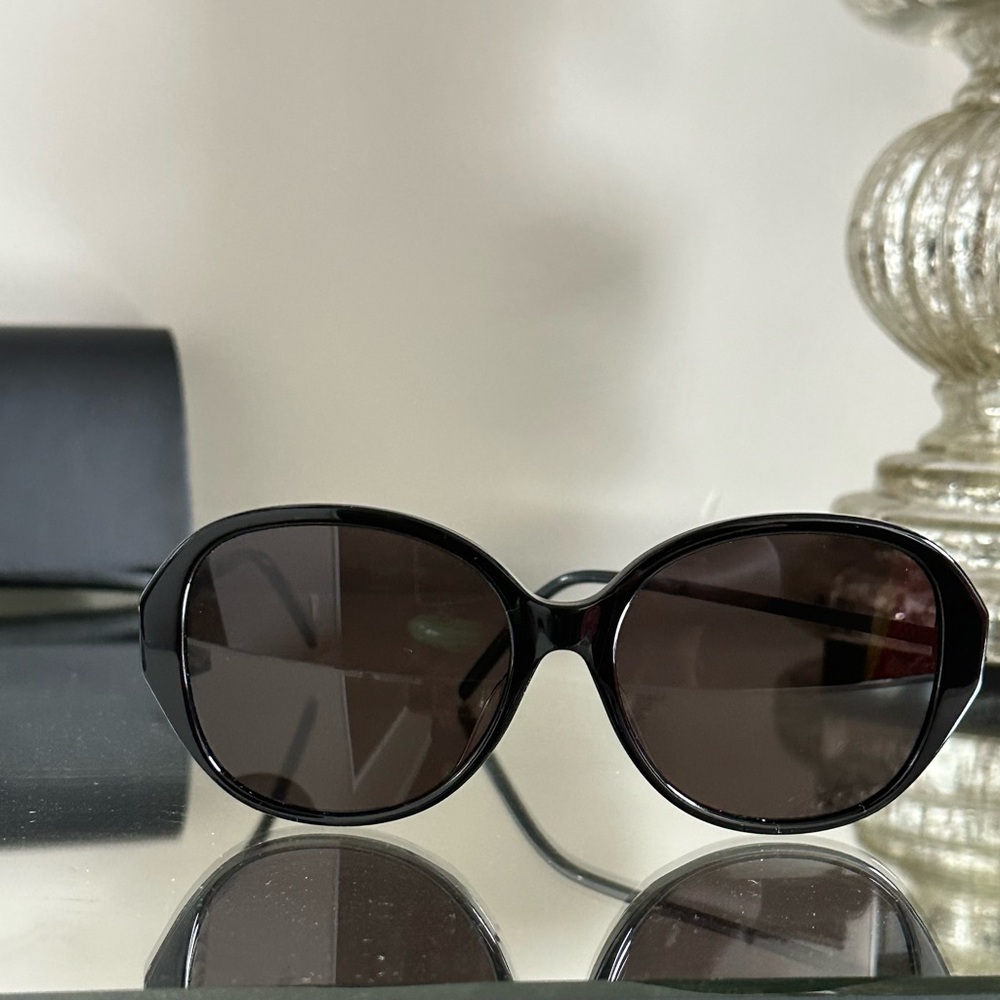 Elegant Black YSL Saint Laurent Sunglasses